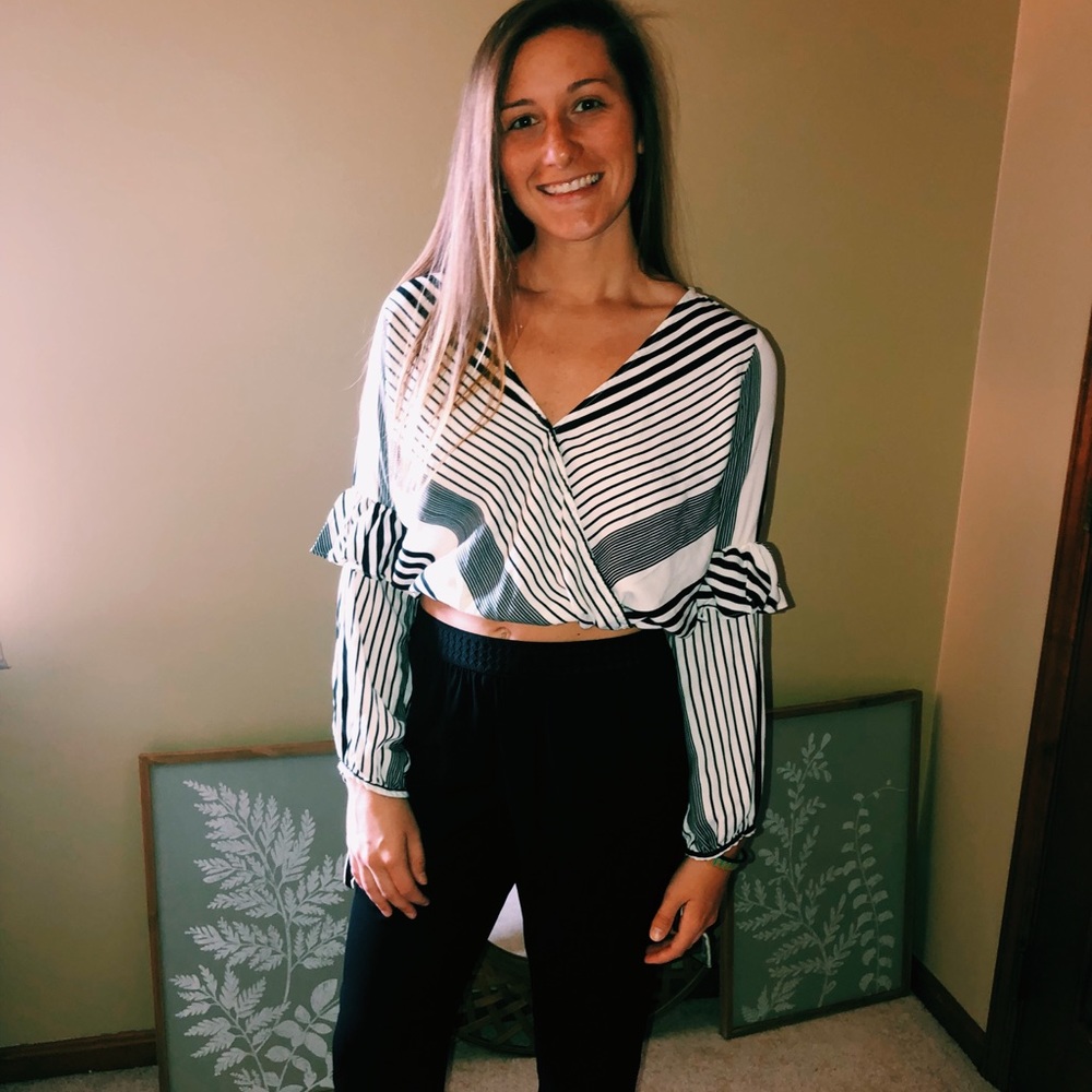 Long sleeve crop top